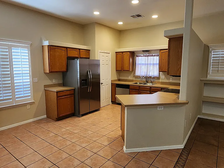 675 Cedardale Loop — Photo 4