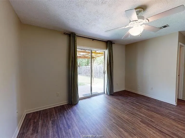 1411 Gramma Ct — Photo 10