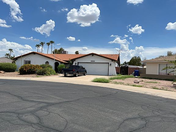 2nd image of 2349 E Loma Vista Dr
