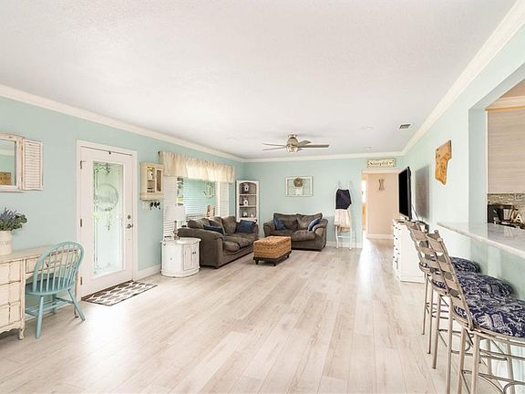 4th image of 1709 Balmoral Dr