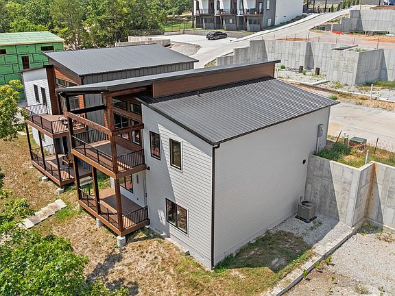 4th image of 24 Beech Drive #37