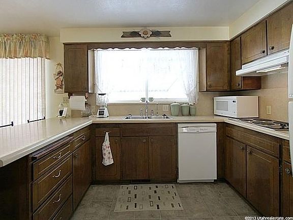 5th image of 624 S Camarilla Cir