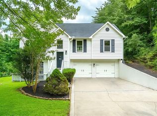 5870 Shadewater Dr, Cumming, GA 30041