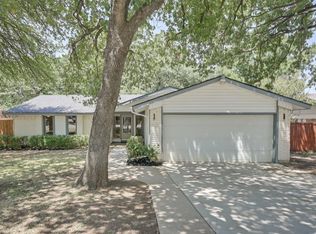1211 Douglas St, Euless, TX 76039