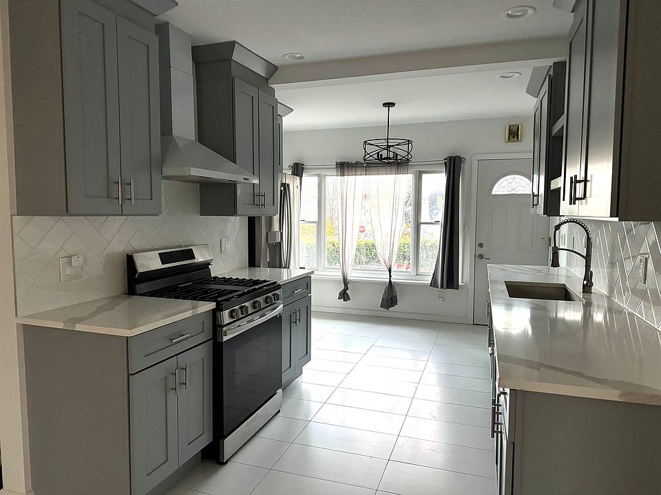 1st image of 143 W 2nd St #1