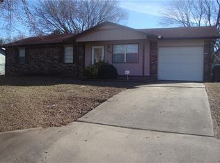 2220 W Wood St, Rogers, AR 72756