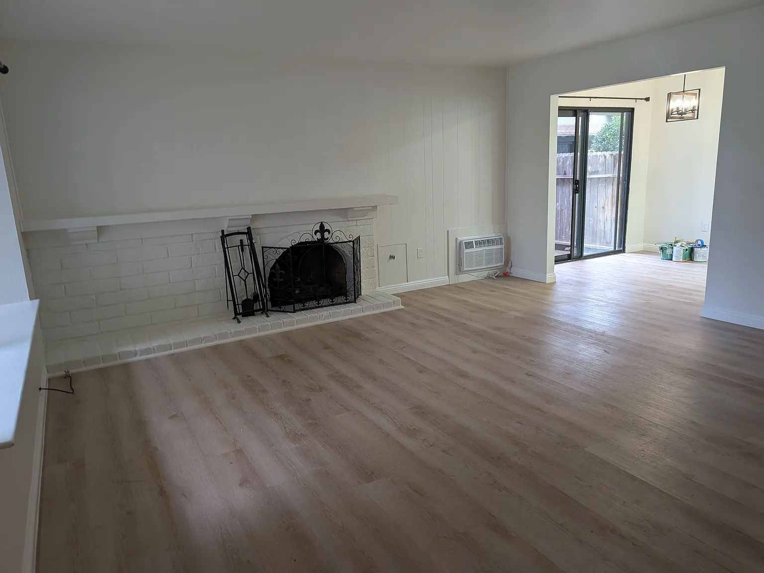 3 bed, 1124 sqft, $3,295 — Photo 3