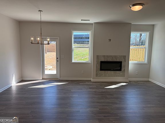 3rd image of 5139 Longview Run