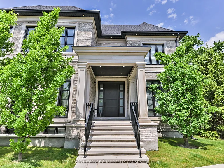 282 Upper Highland Cres — Photo 1