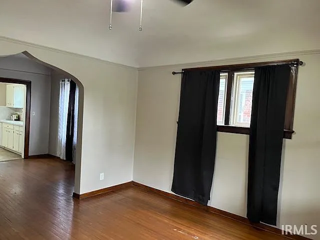 3 bed, 1.0 bath, 1080 sqft, $1,350 — Photo 2