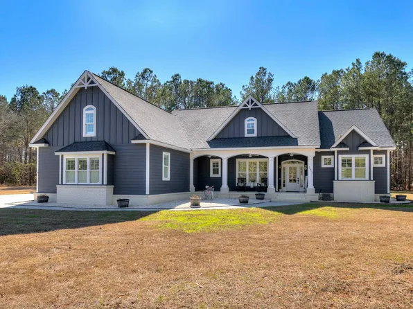 153 Woodlake Dr, Manning, SC 29102