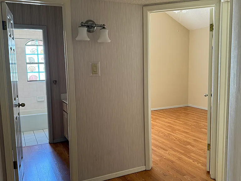2112 Home Show Ln — Photo 28