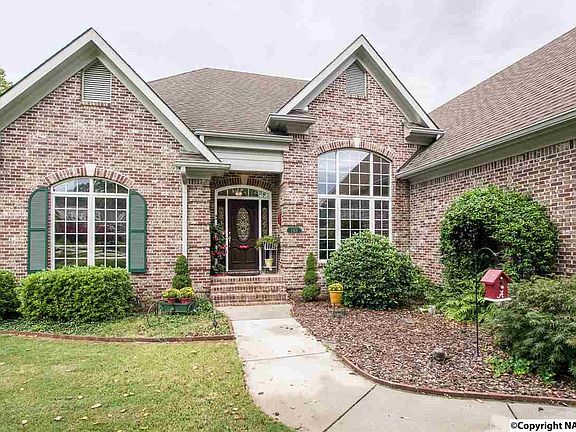 3rd image of 148 Hedgestone Dr