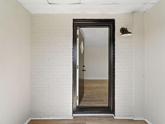 3rd image of 2955 Pleasant Dr