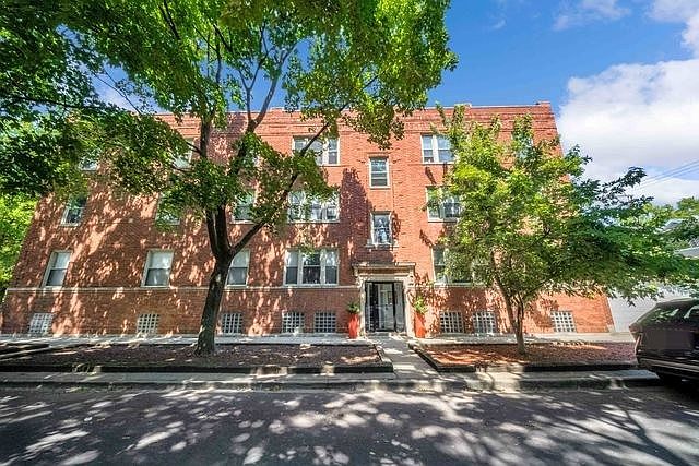 1st image of 2316 W Byron St #3