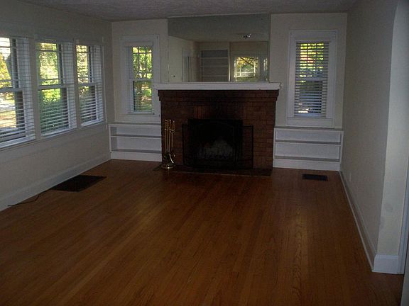 4th image of 6135 N Ewing St