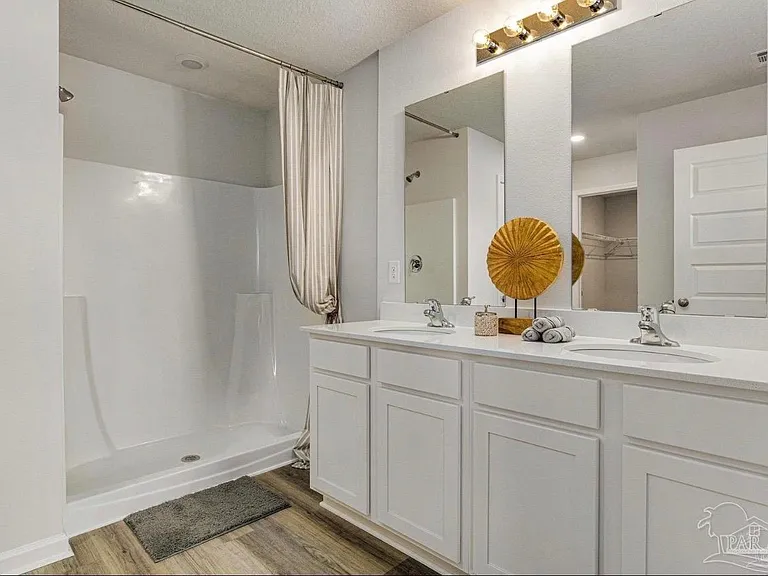 2107 Sandhill St — Photo 7