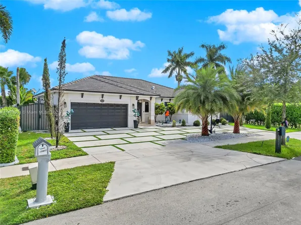 15937 NW 77th Pl, Miami Lakes, FL 33016