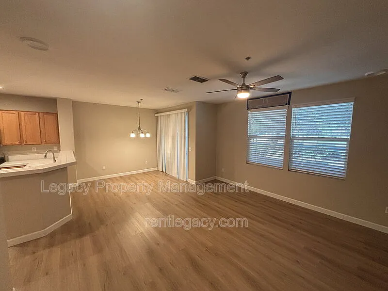 3 bed, 3.5 bath, 1681 sqft, $2,750 — Photo 4
