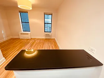 Rented by Metropolis Real Estate of Manhattan