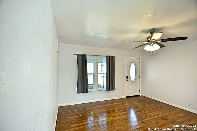 571 W Merriweather St — Photo 9
