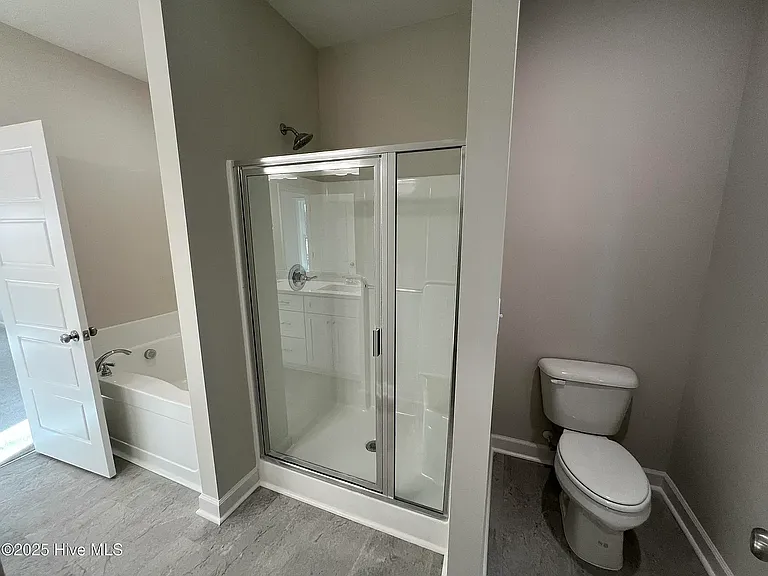 403 Creeks Edge Dr — Photo 8