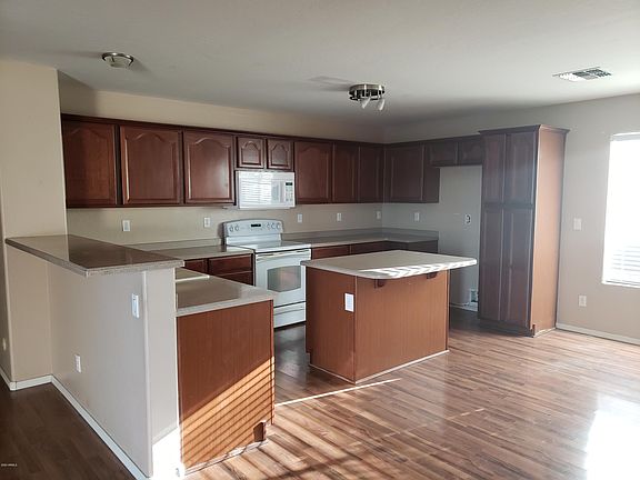 5th image of 33240 N Cat Hills Ave