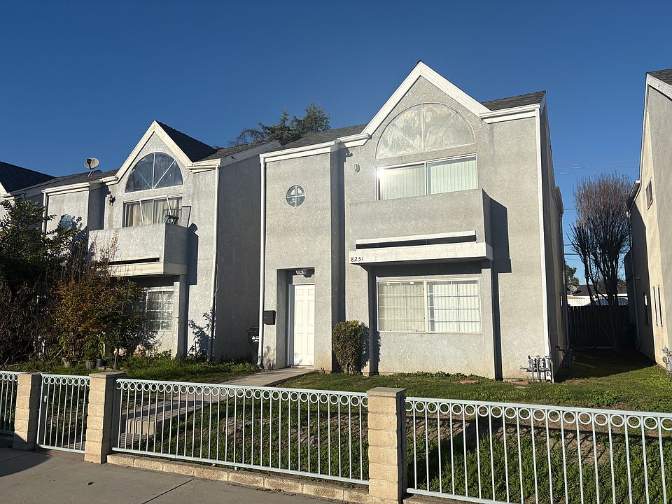 8251 Gardendale street front entrance