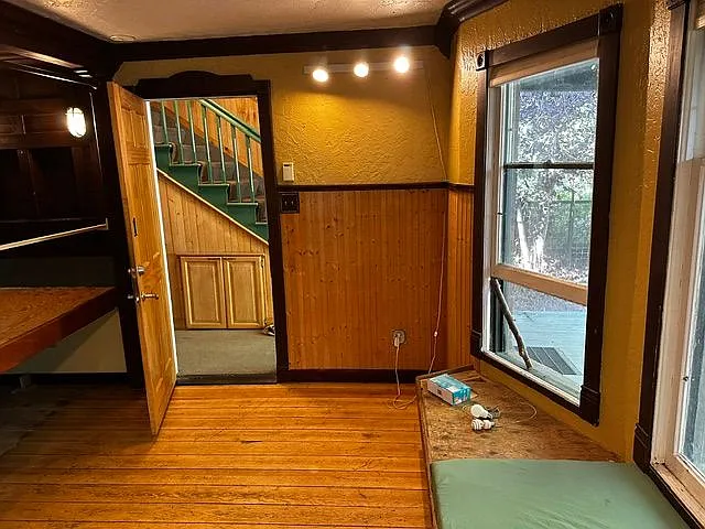 439 E 4th Ave #1 — Photo 5