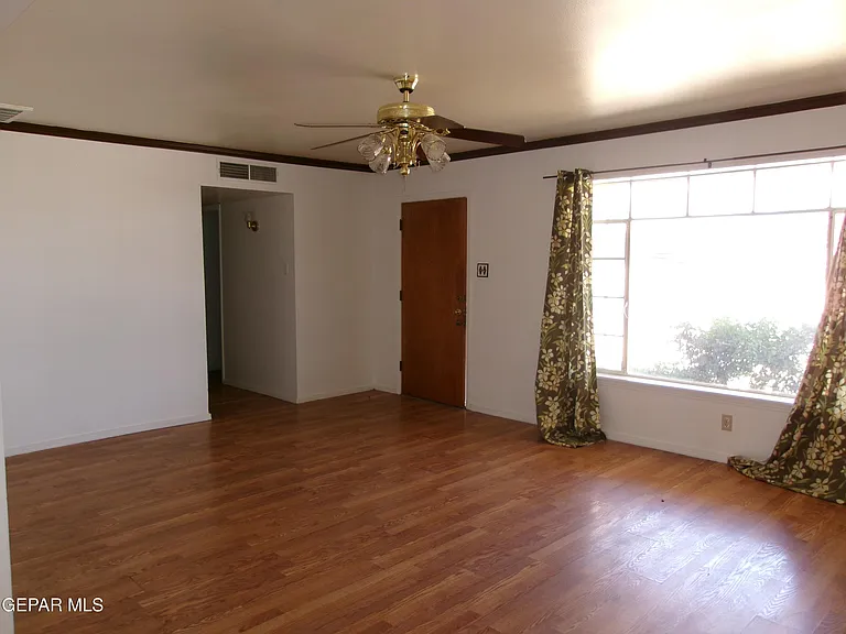 3500 Olympic Ave — Photo 2