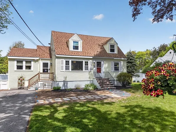 34 Andover St, Wilmington, MA 01887