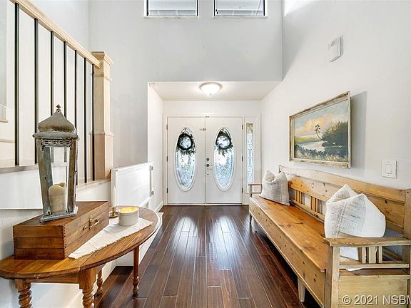 3rd image of 1016 Staggerbush Pl