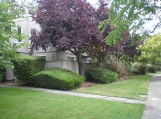 2035 Mount Olive Dr APT 4, Santa Rosa, CA 95404