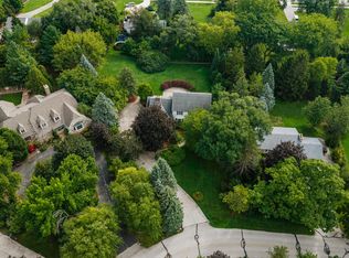 2400 Cedar DRIVE, Brookfield, WI 53045