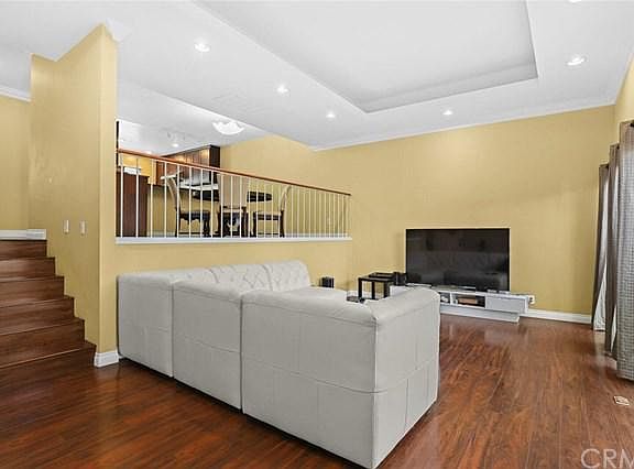 5th image of 9543 Broadway APT 3