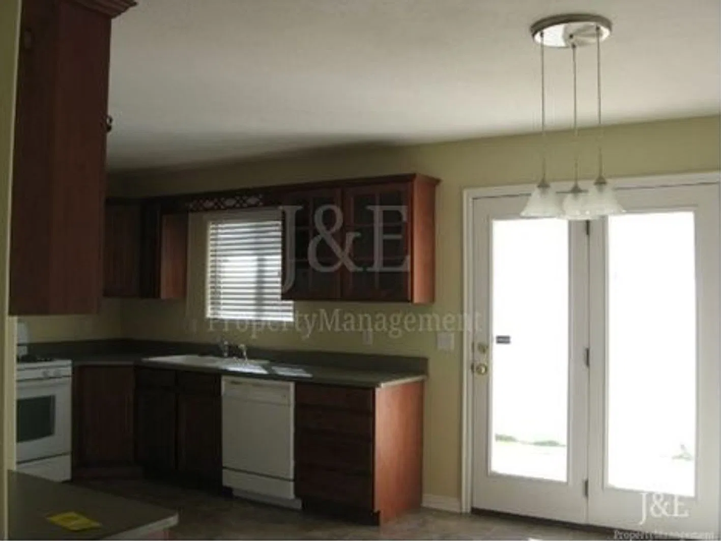 1148 N Northfield Rd — Photo 4