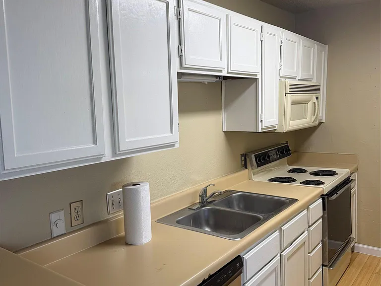 3115 Helms St #313 — Photo 3