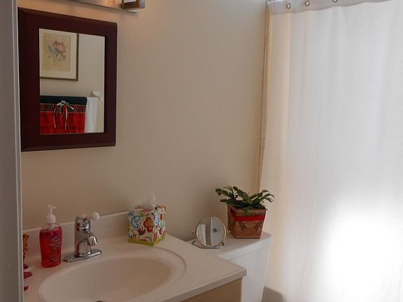 5th image of 600 Village Green Ct APT 201