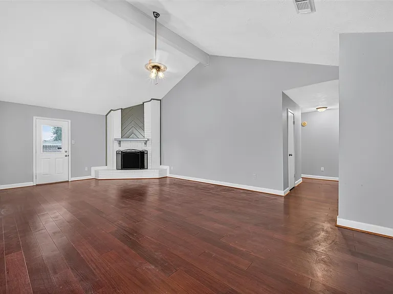 2450 Long Reach Dr — Photo 3