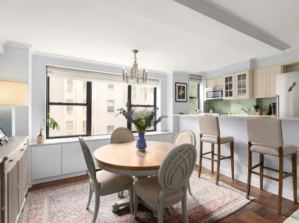 235 East 73rd Street 3E image 3 of 6