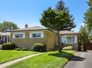 14 Farmbrook Rd, Toronto, ON M1J 2S4