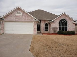 2027 Brooke Dr, Sanger, TX 76266