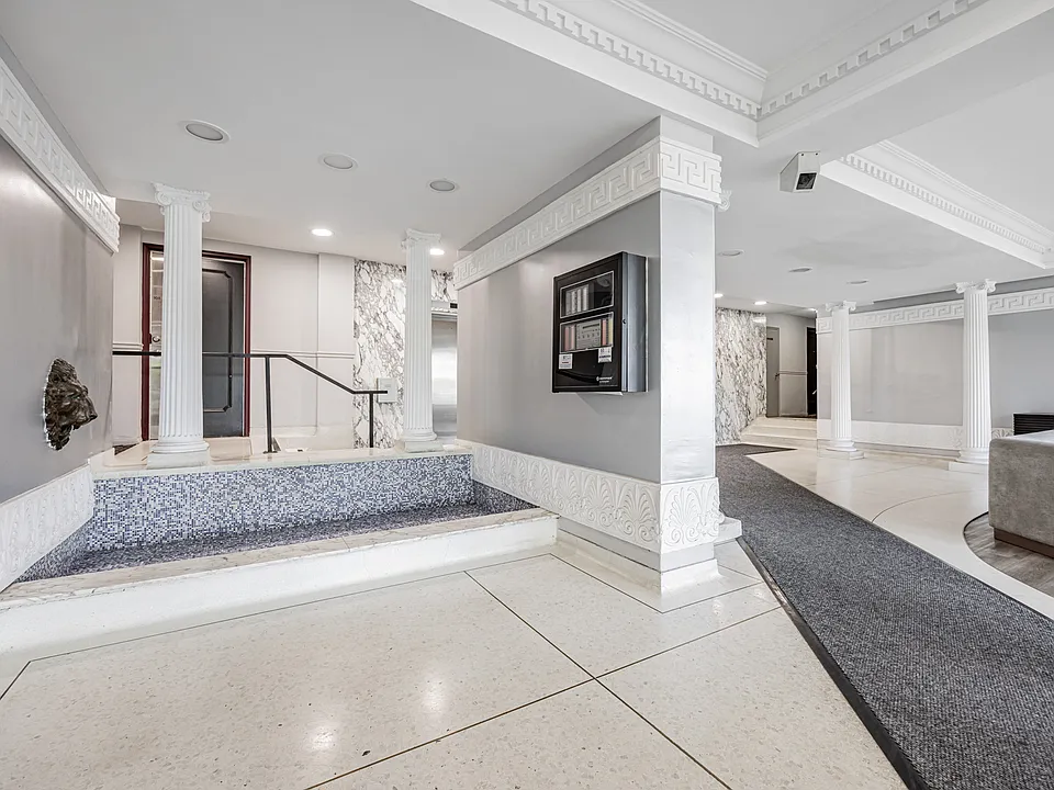 4415 Bathurst St