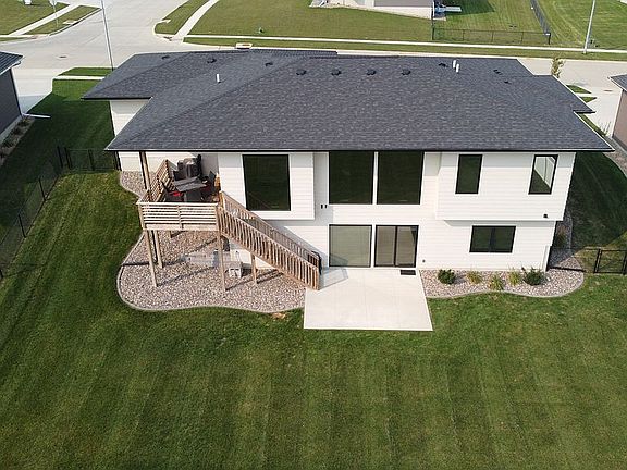 3rd image of 4724 Ironwood Dr