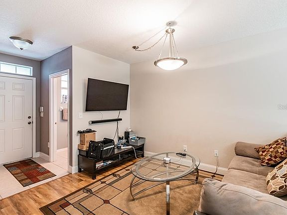 3rd image of 9606 Carlsdale Dr