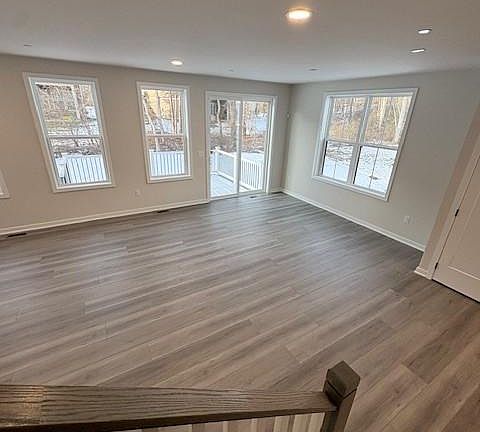 3rd image of 36 Grayson Ln