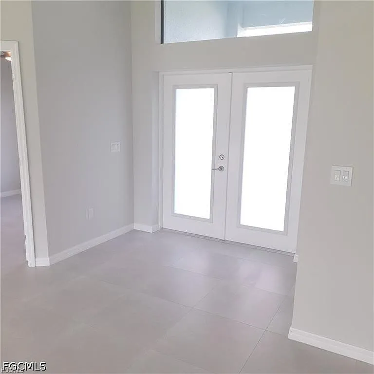 3 bed, 2.0 bath, 1776 sqft, $2,200 — Photo 3