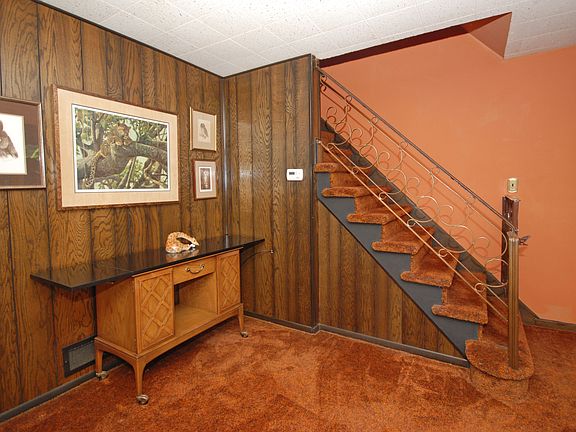 3rd image of 6 Brentwood Dr