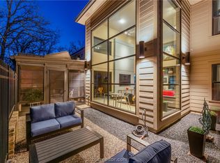 24 Forest Dr, College Station, TX 77840