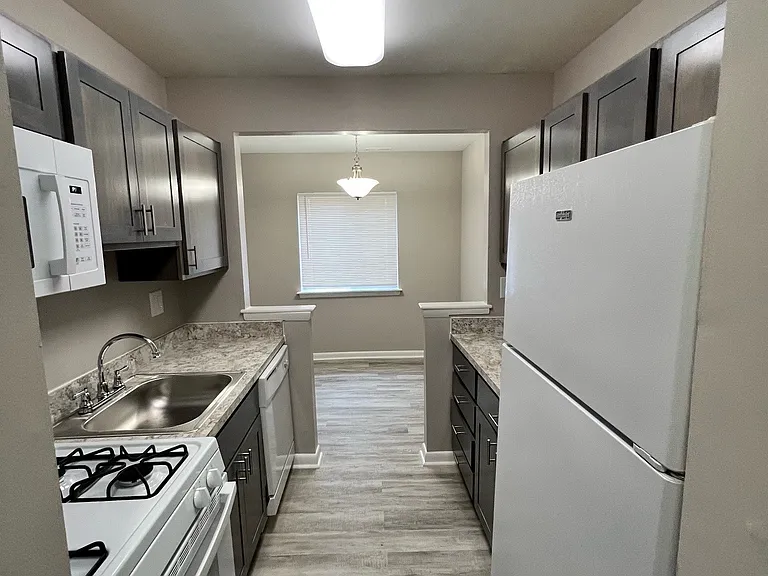 Autumn Ridge Apartments — Photo 56